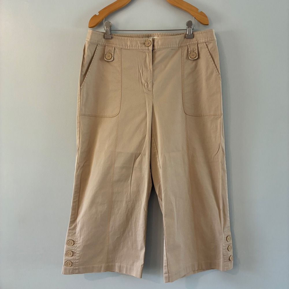 Liz Claiborne Beige Capris